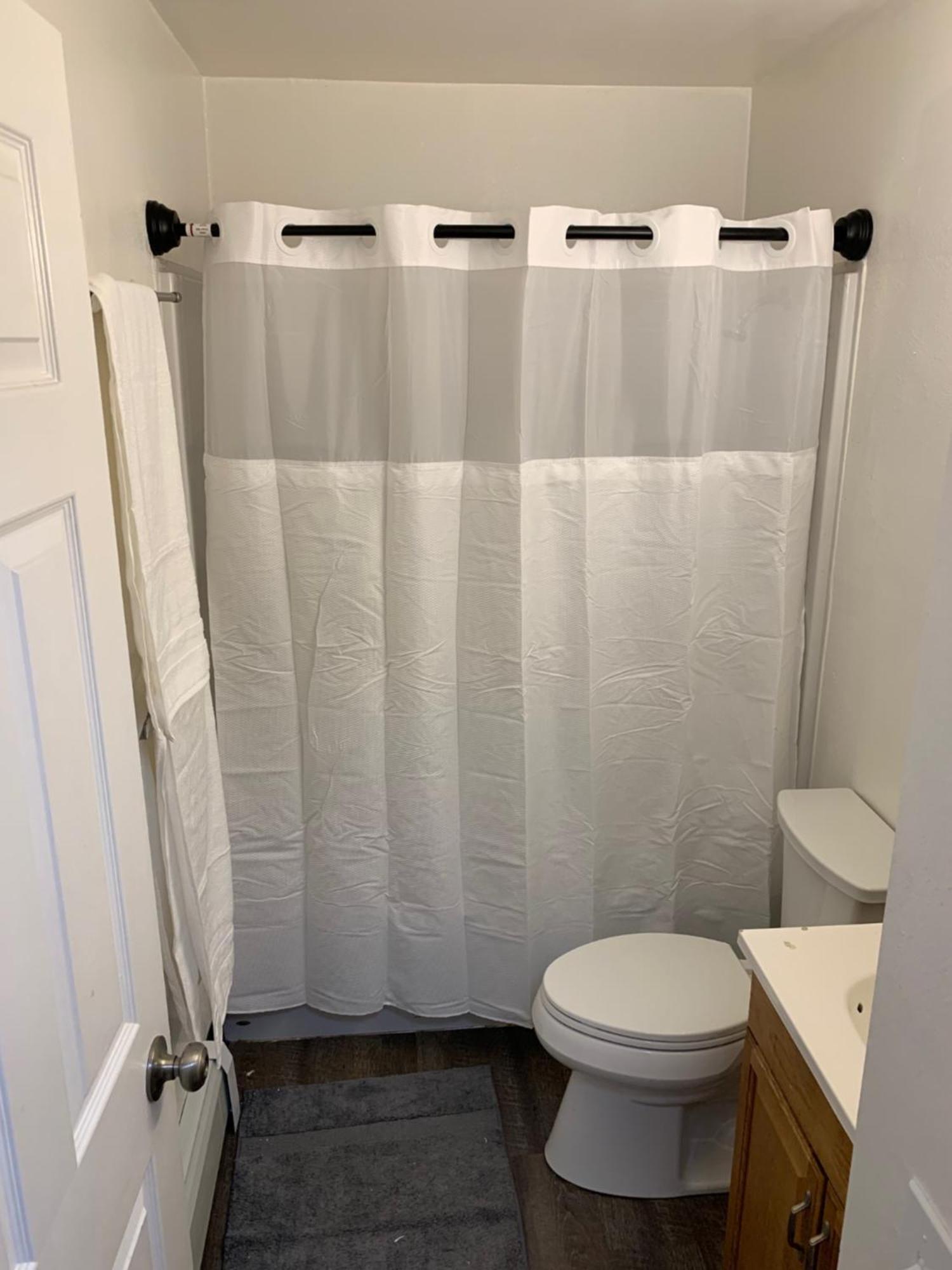 Apartment 410 E45th 2 Bedroom *
