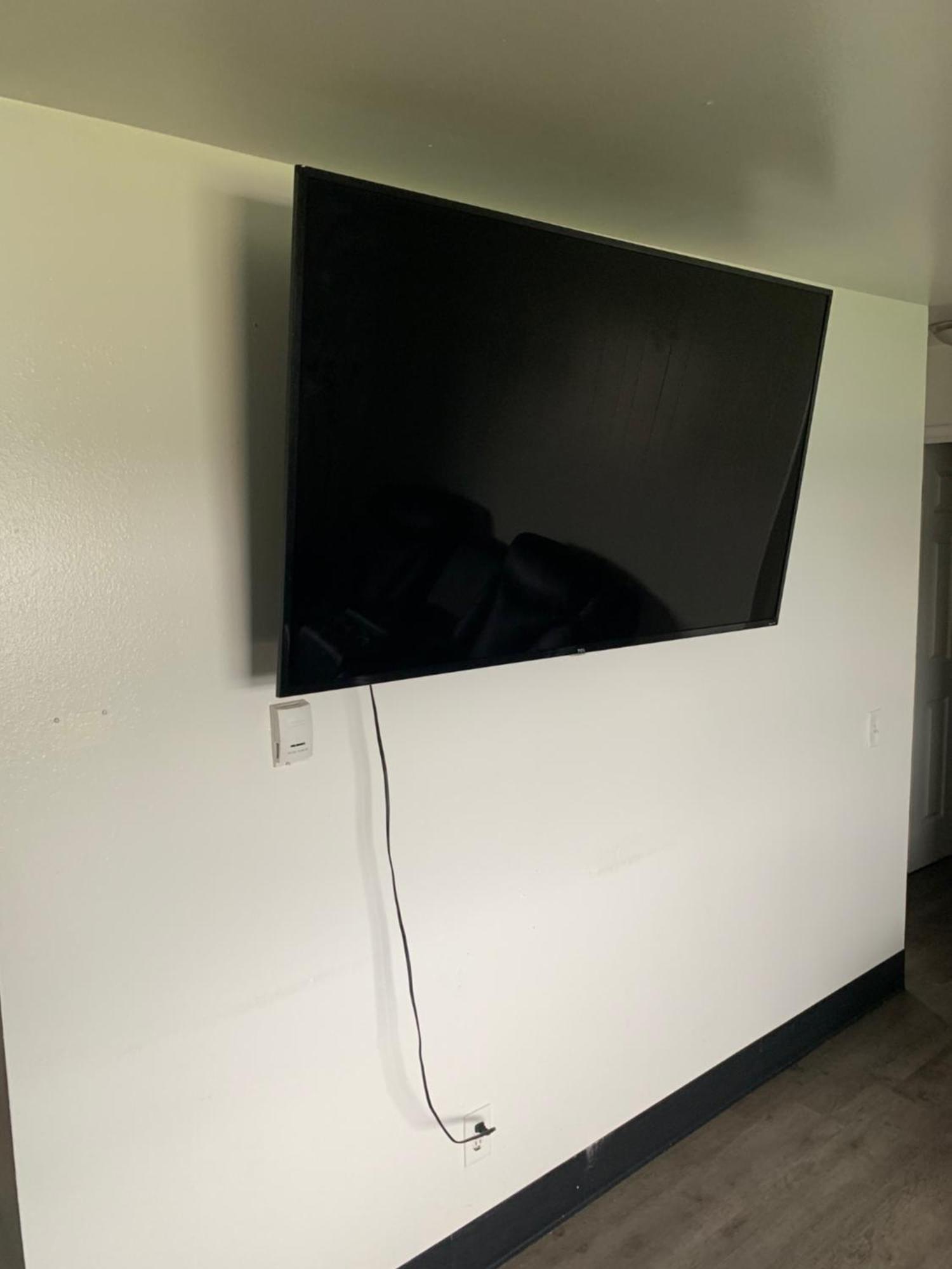 Apartment 410 E45th 2 Bedroom *