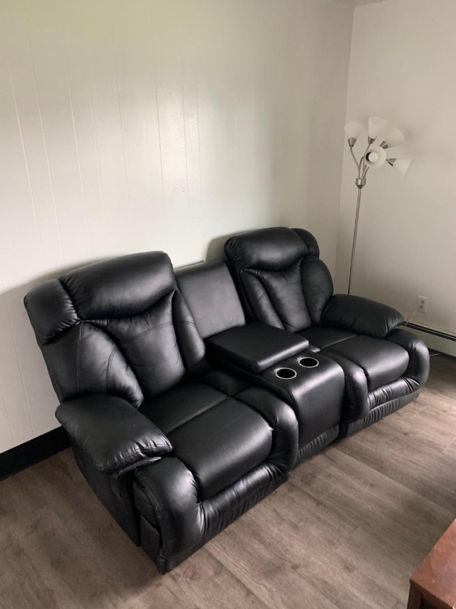 Apartment 410 E45th 2 Bedroom *